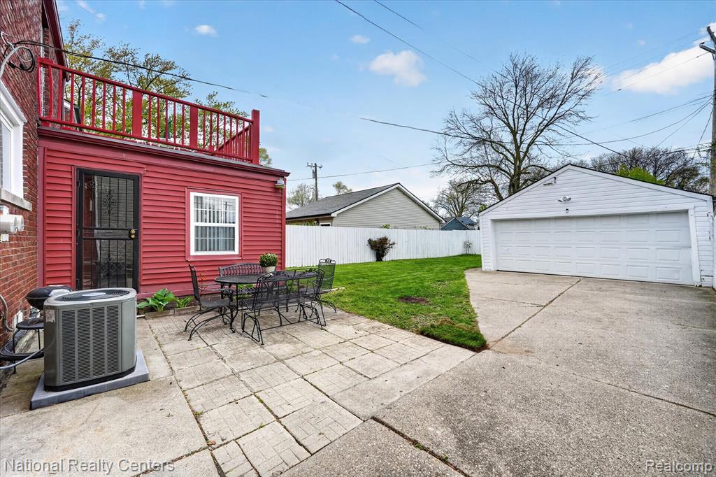3956 HARVARD Road, Detroit, MI 48224 — Photo 38