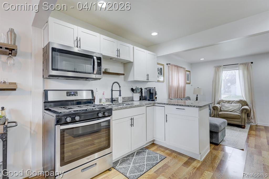 23067 Hazelwood Avenue, Hazel Park, MI 48030 — Photo 10