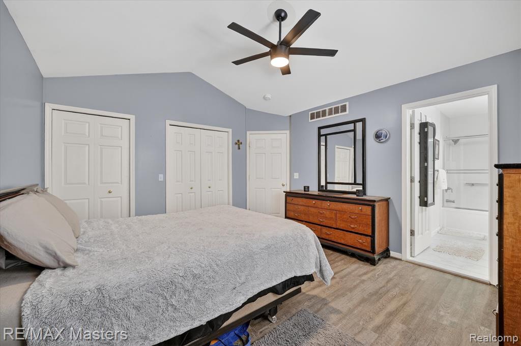 25409 Willowbrook Court, Flat Rock, MI 48134 — Photo 11