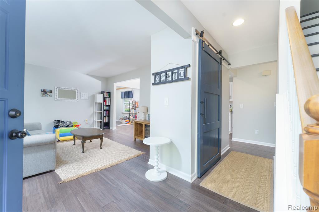 4231 Stanley Court, Waterford, MI 48329 — Photo 6