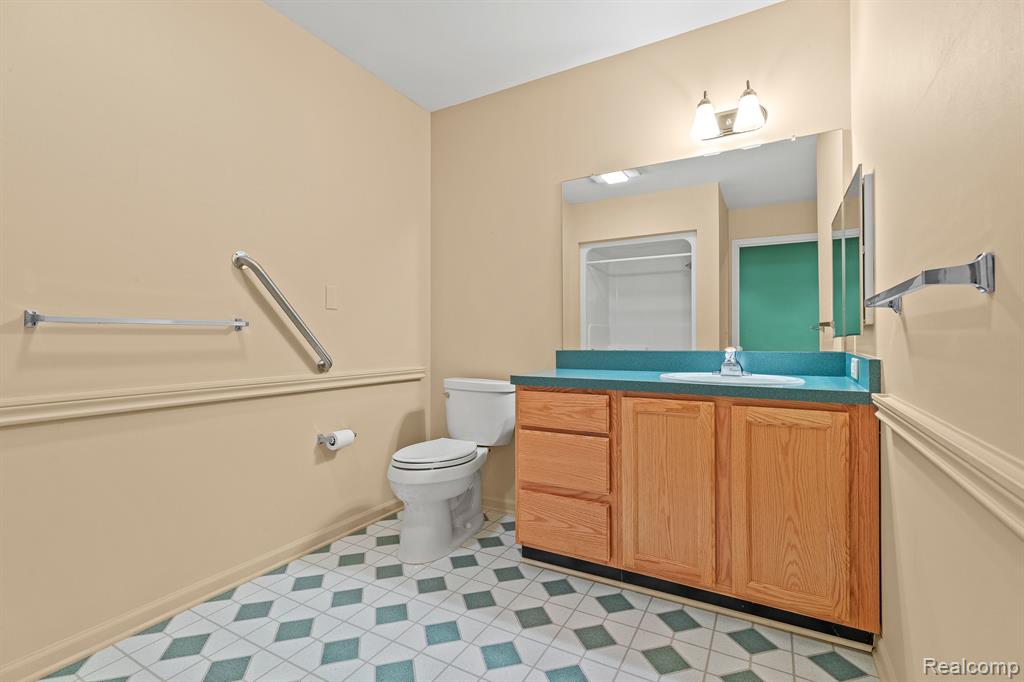 21334 MULBERRY Court, 50, Farmington Hills, MI 48336 — Photo 8
