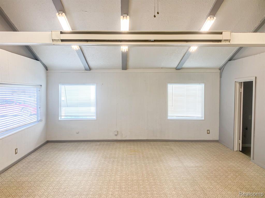 5357 FENTON Road, Grand Blanc, MI 48507 — Photo 5