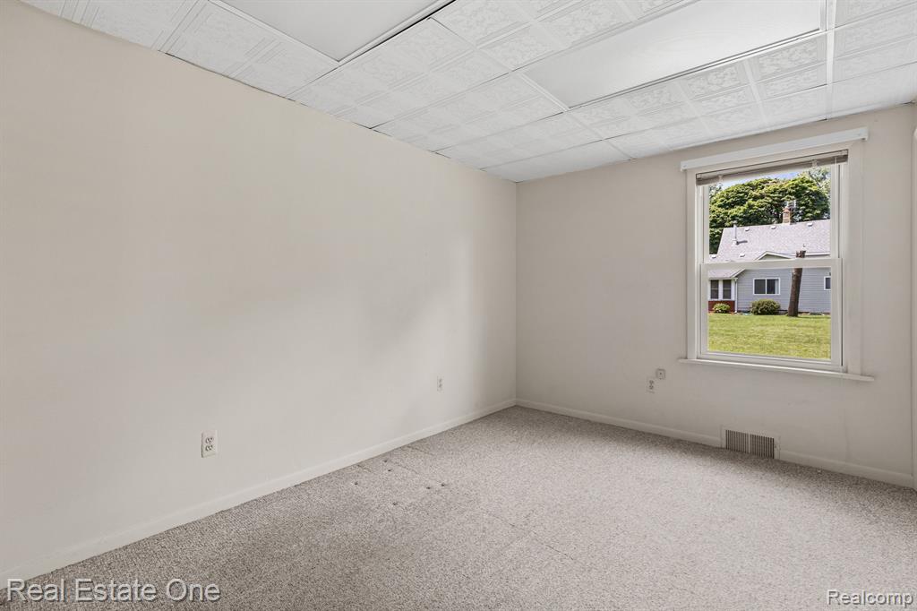 447 E JACKSON Street E, Lake Orion, MI 48362 — Photo 19