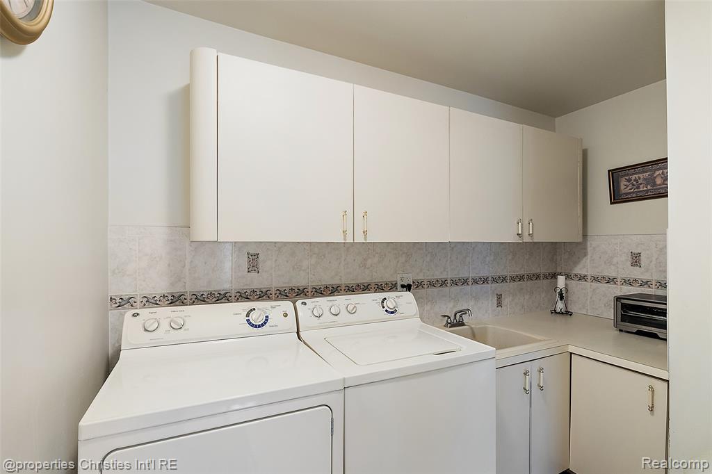 43159 La Bouquet Court, Sterling Heights, MI 48314 — Photo 36