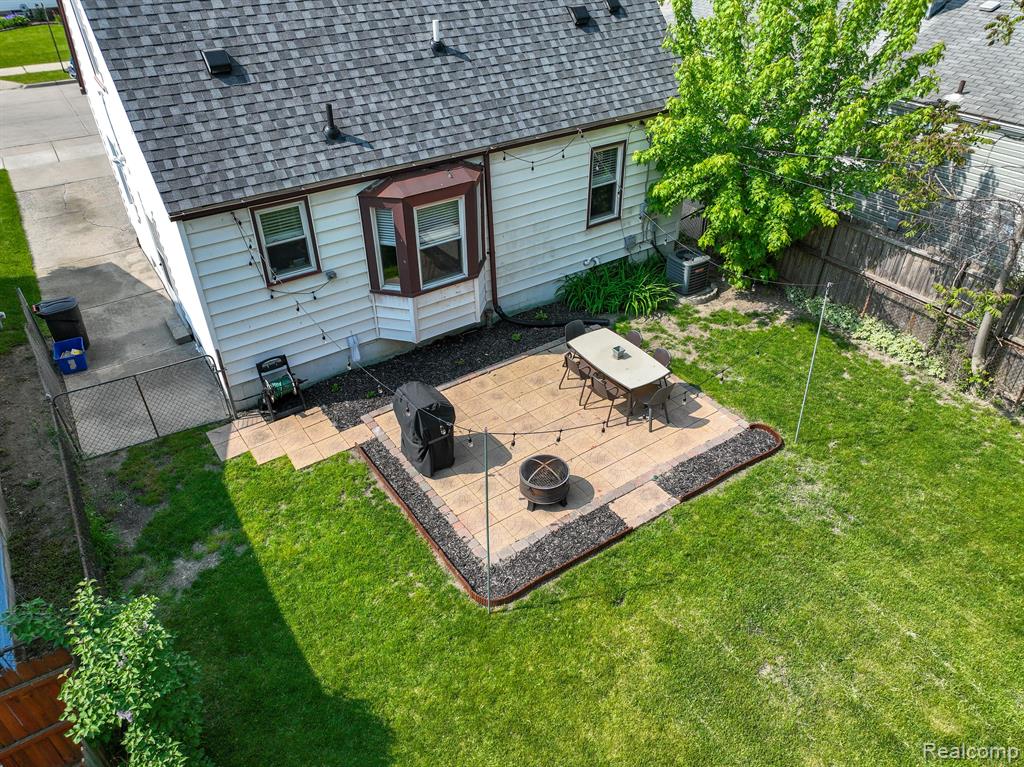 620 W KALAMA Avenue, Madison Heights, MI 48071 — Photo 24