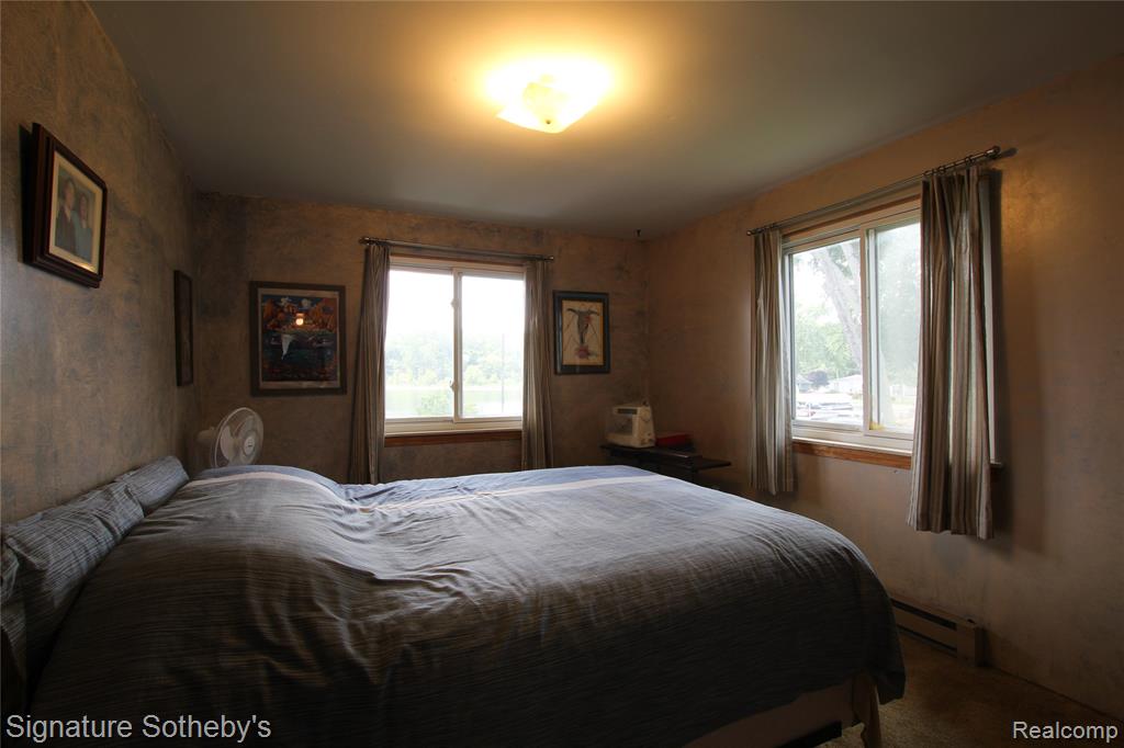 3rd Bedroom with Lake view.