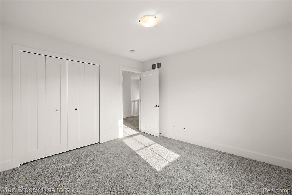 4260 Kent Road, Royal Oak, MI 48073 — Photo 32