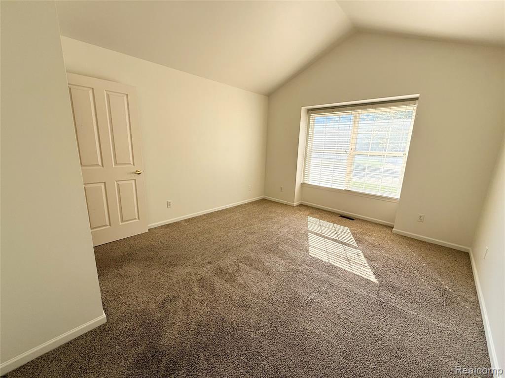 5765 Woodview Drive, Sterling Heights, MI 48314 — Photo 18