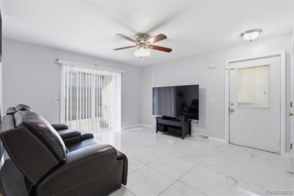 11293 Delano Street, Romulus, MI 48174 — Photo 4