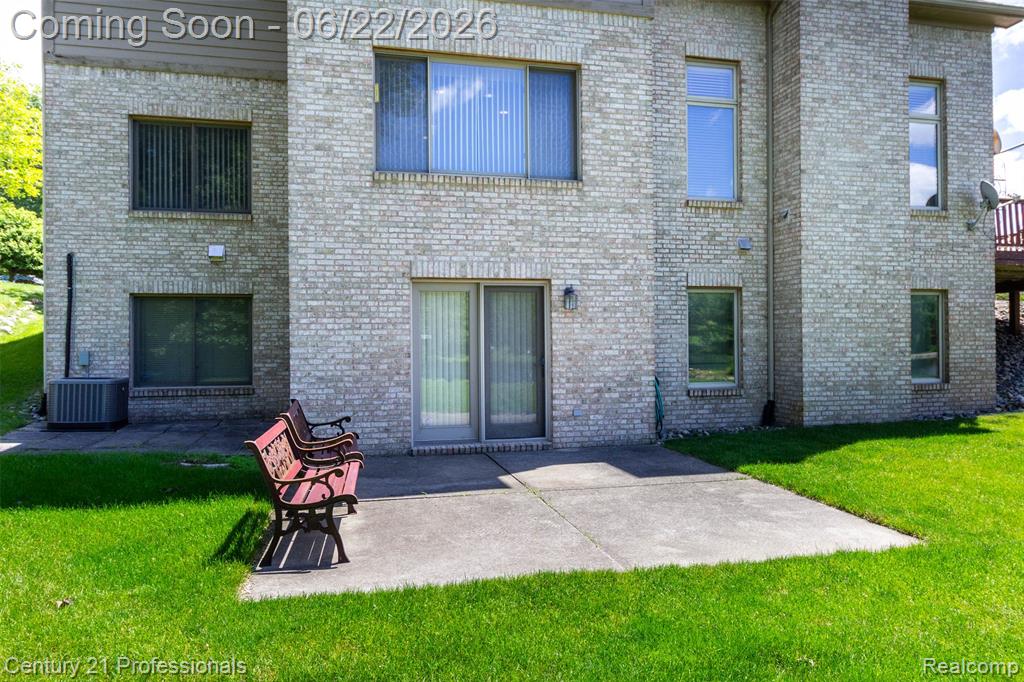 8225 Brookstone Lane, Clawson, MI 48348 — Photo 50
