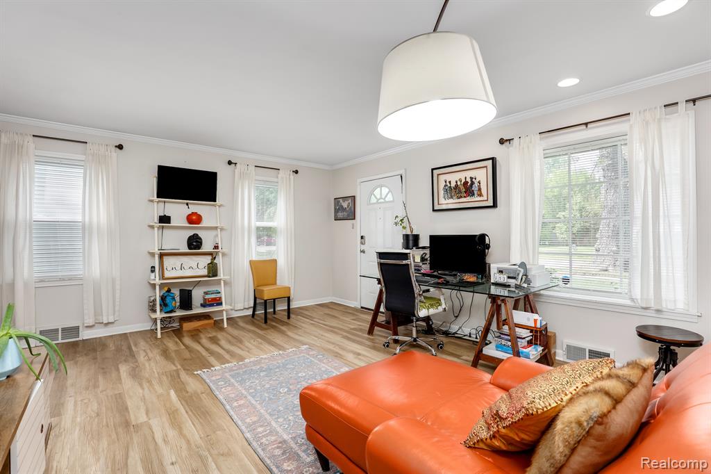 626 E Windemere Avenue, Royal Oak, MI 48073 — Photo 14