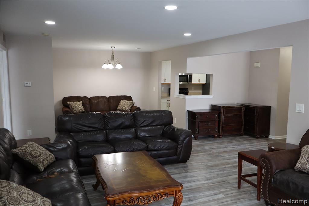 5212 Pine Aires Drive, Sterling Heights, MI 48314 — Photo 8