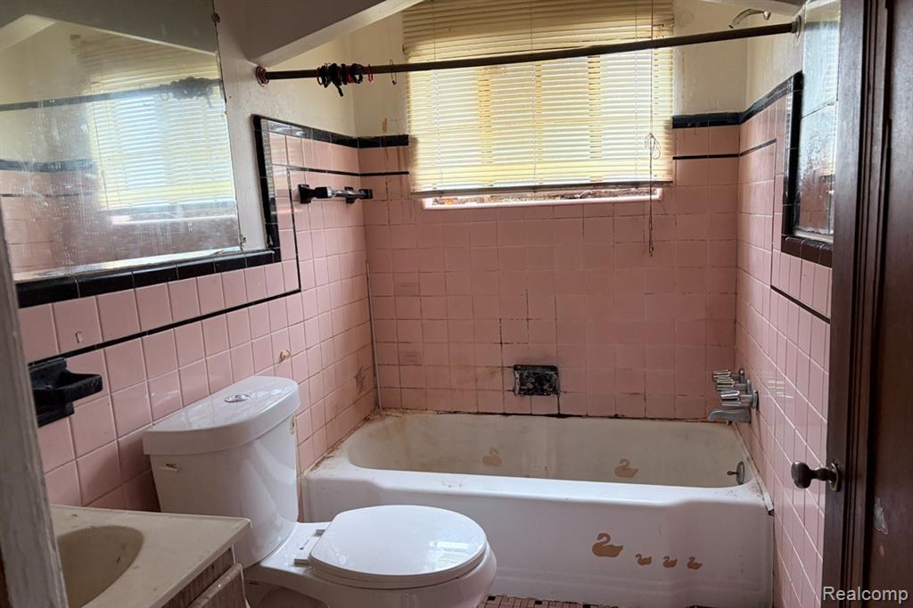 20300 Hickory Street, Detroit, MI 48205 — Photo 8