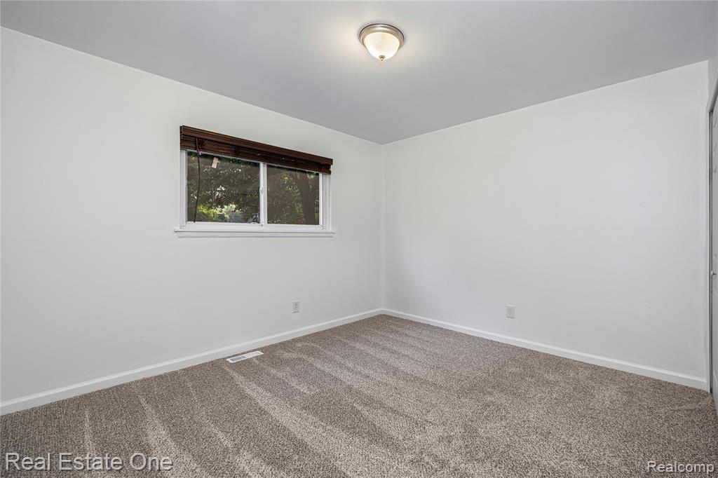 4296 Frazho Road, Warren, MI 48091 — Photo 12