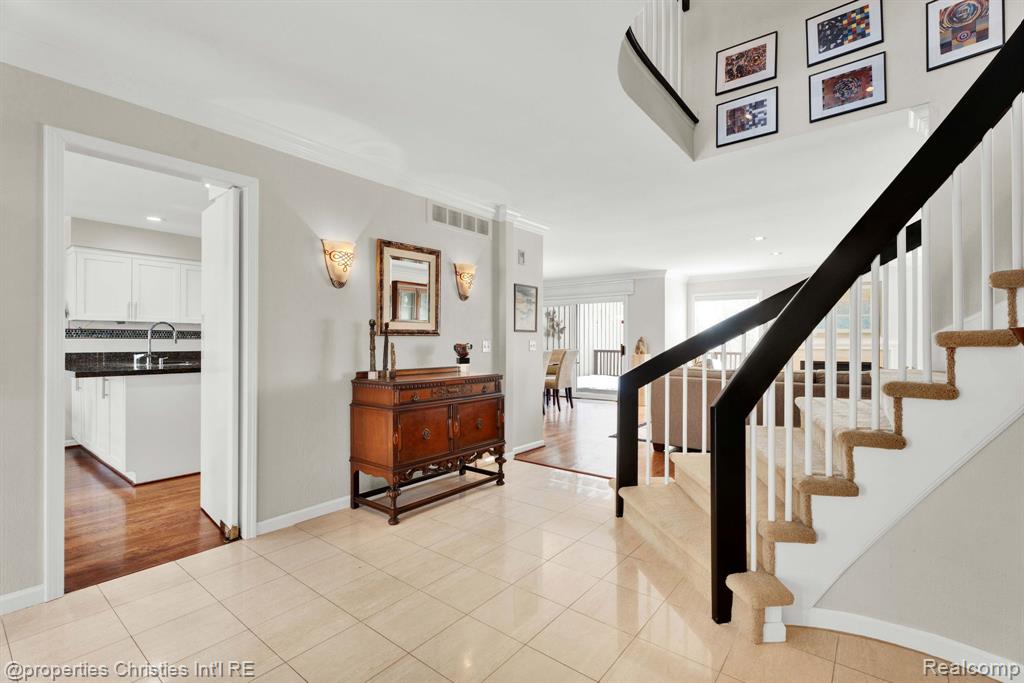 22211 Village Pines Drive, Beverly Hills, MI 48025 — Photo 5