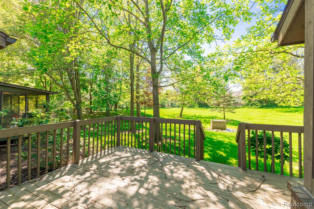 9854 HAWTHORNE GLEN Drive, Grosse Ile, MI 48138 — Photo 29