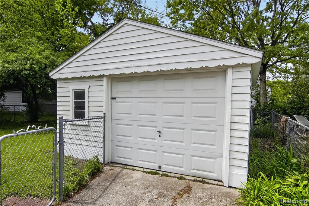 581 Flowerdale Street, Ferndale, MI 48220 — Photo 24