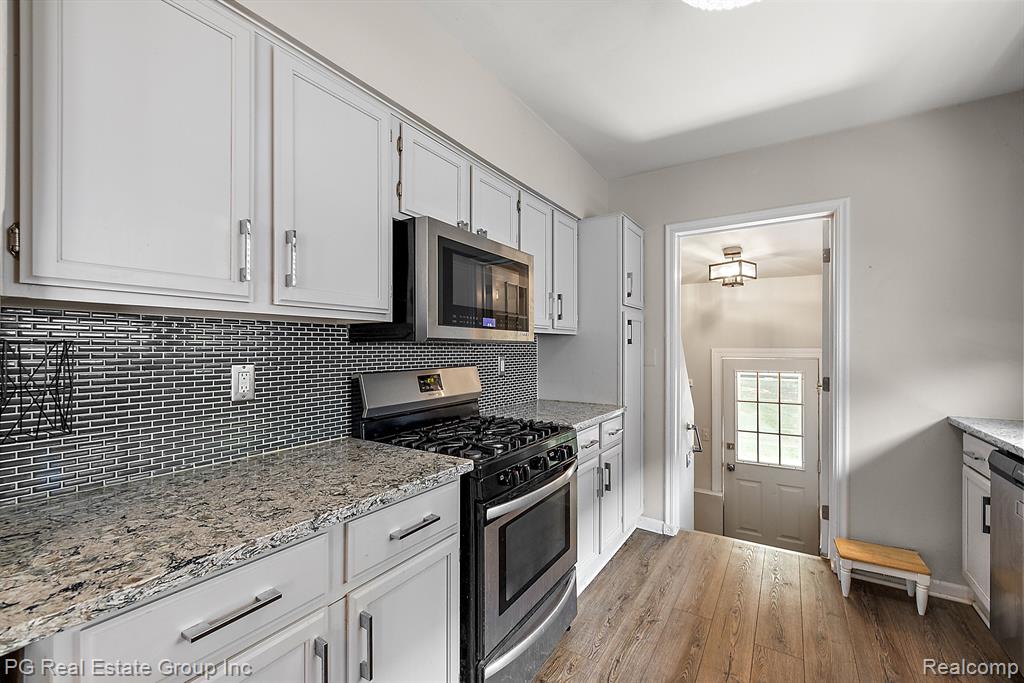 14 PLEASANT Street, Oxford, MI 48371 — Photo 23