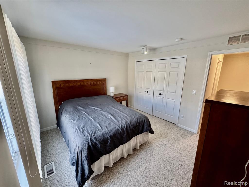 488 FOX HILLS Drive S, Bloomfield Hills, MI 48304 — Photo 15