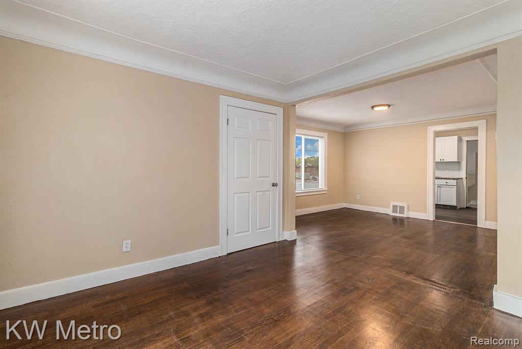 5025 Somerset Avenue, Detroit, MI 48224 — Photo 19