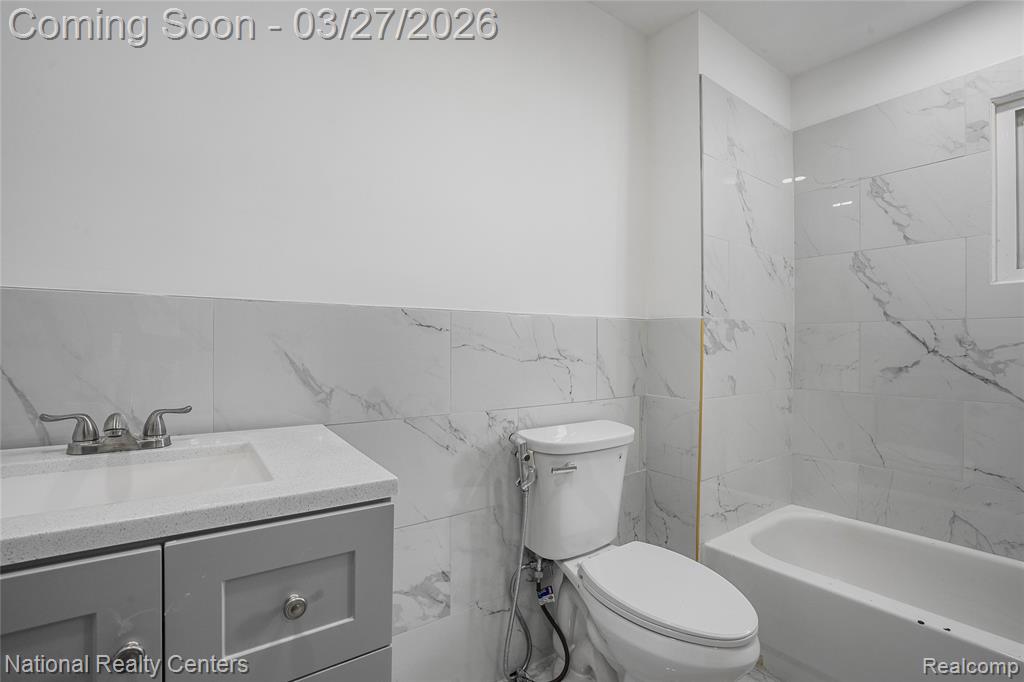 23725 Bredow Avenue, Romulus, MI 48174 — Photo 9