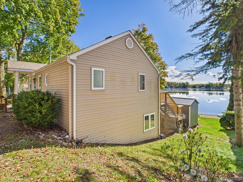 408 Peninsula Drive, Columbiaville, MI 48421 — Photo 23