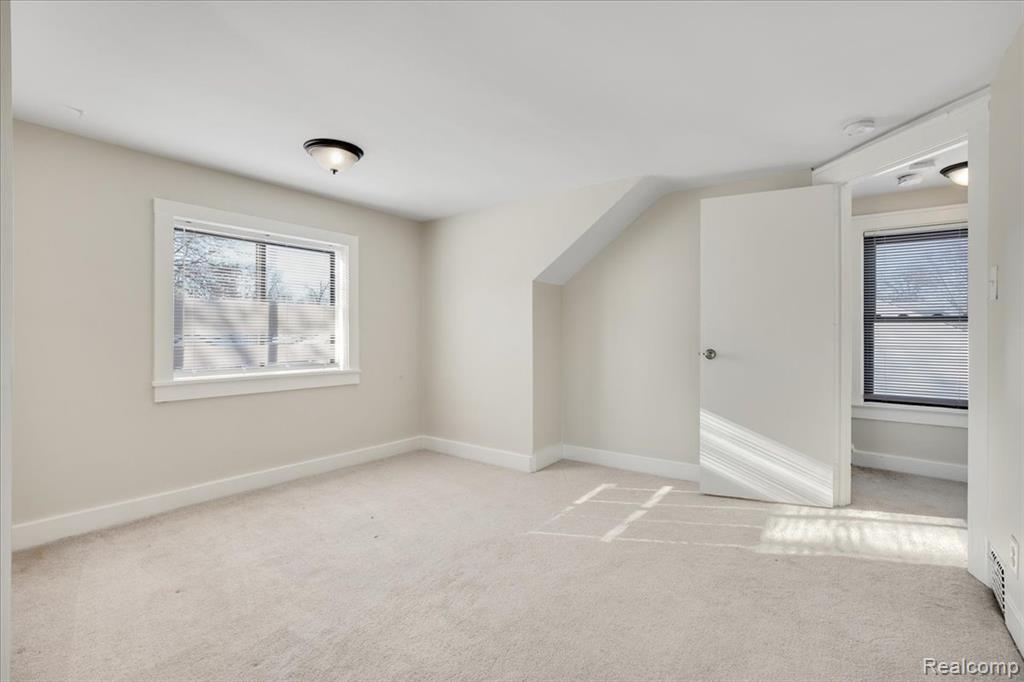 60 W Harry Avenue, Hazel Park, MI 48030 — Photo 16