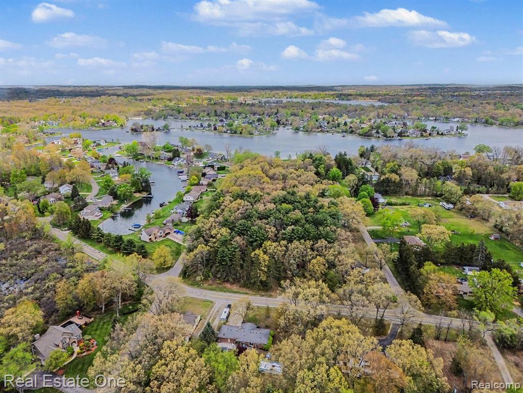 899 Rachelle Street, White Lake, MI — Photo 30