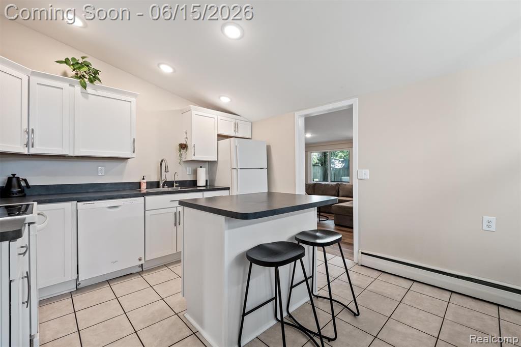 870 Pine Tree Road, Lake Orion, MI 48362 — Photo 9