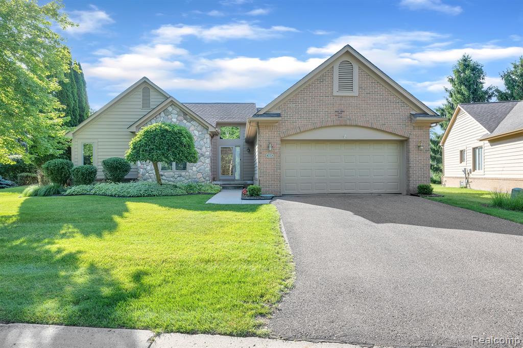 5039 LAGOONS Circle S, West Bloomfield, MI 48323 — Photo 4