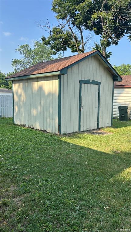 6166 Mulberry Drive, Sterling Heights, MI 48314 — Photo 14