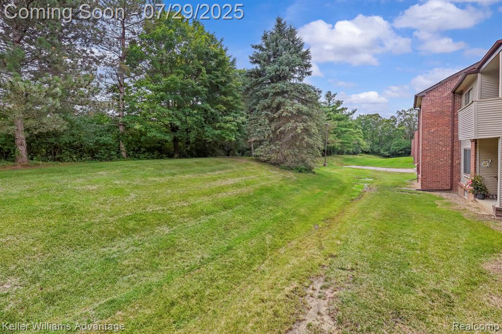 6660 Ridgefield Circle, 104, West Bloomfield, MI — Photo 34