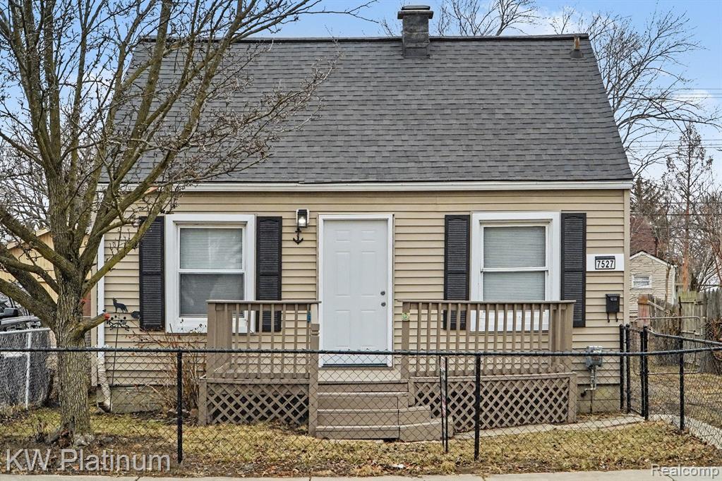 7527 Toepfer Road, Warren, MI 48091 — front exterior