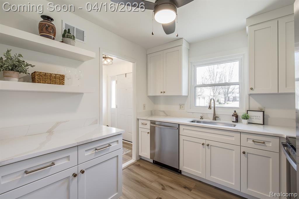 5254 Breeze Hill Place, Troy, MI 48098 — Photo 10