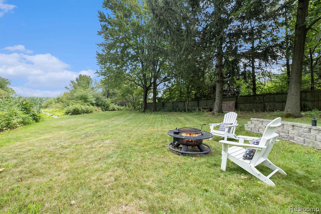 1015 Old Leake Court, Holly, MI 48442 — Photo 21