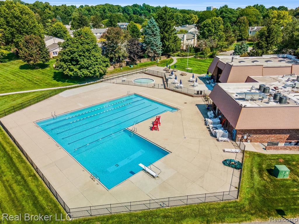 1448 BRENTWOOD Drive, Troy, MI 48098 — Photo 31