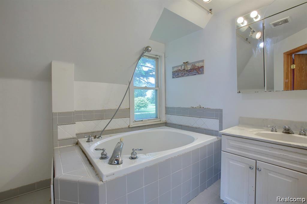 50928 REDWOOD Lane, New Baltimore, MI 48047 — Photo 16