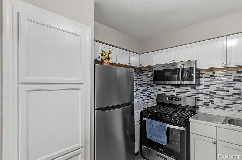 631 McDougall Street, Detroit, MI 48207 — Photo 8