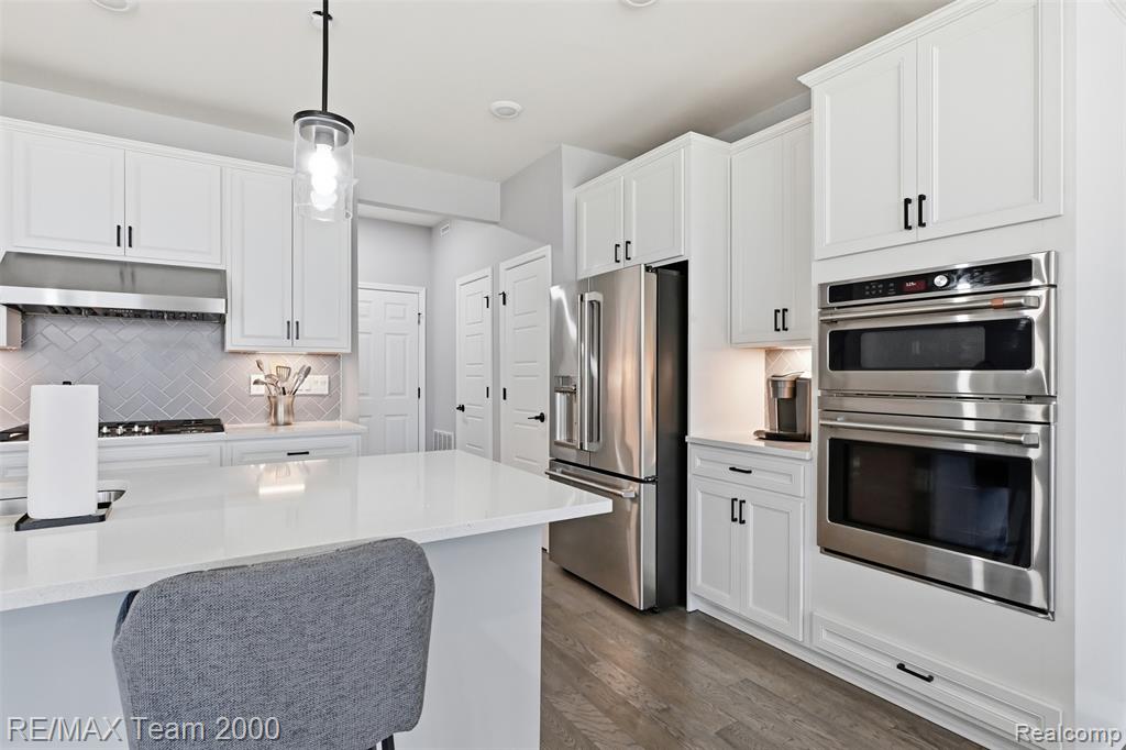 838 Addison Circle, Walled Lake, MI 48390 — Photo 17