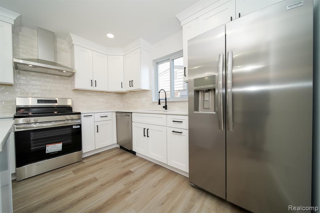4060 Franklin Park Drive, Sterling Heights, MI 48310 — Photo 12