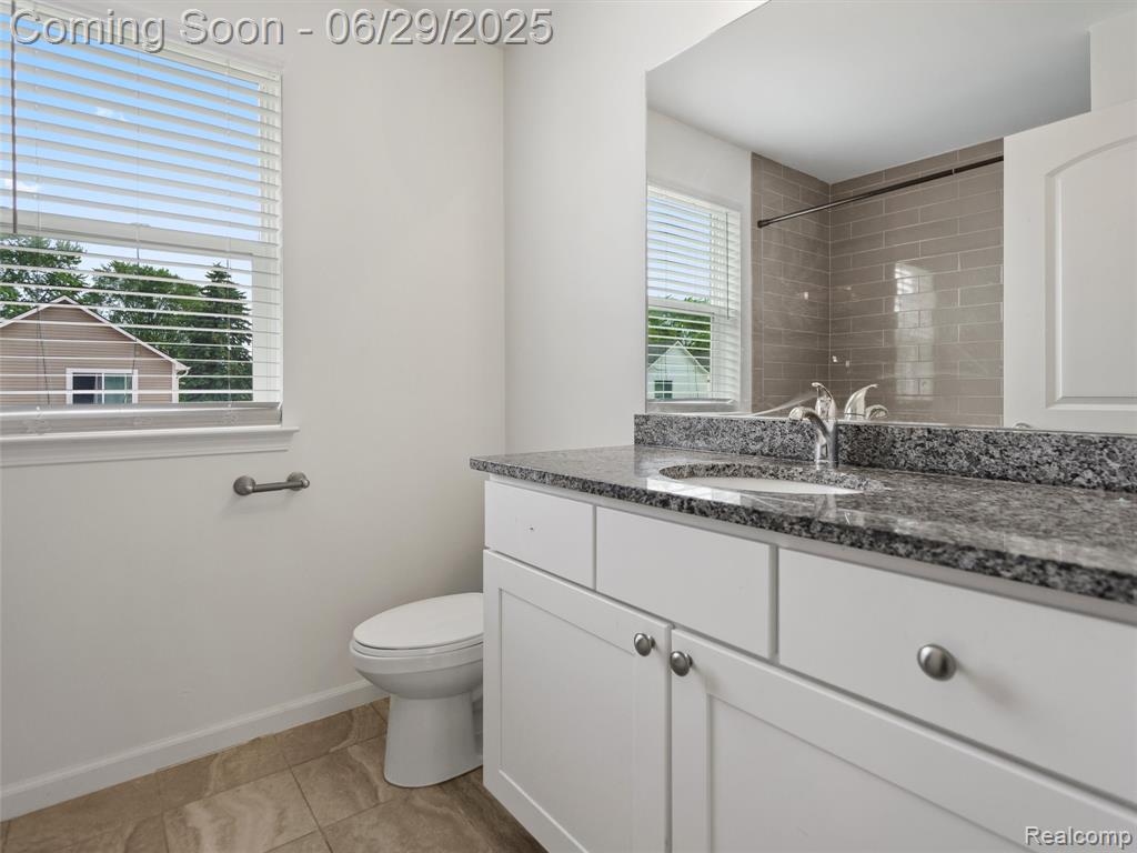 399 W DALLAS Avenue, Madison Heights, MI 48071 — Photo 24