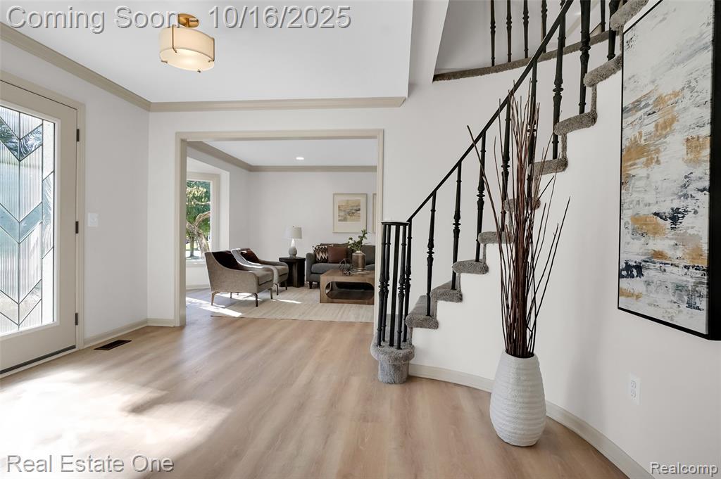 5275 Cheltenham Drive, Troy, MI 48098 — Photo 4