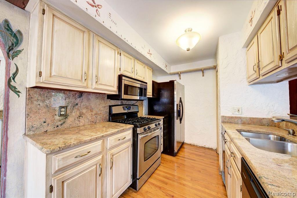 20832 E Glen Haven Circle, Northville, MI 48167 — Photo 7