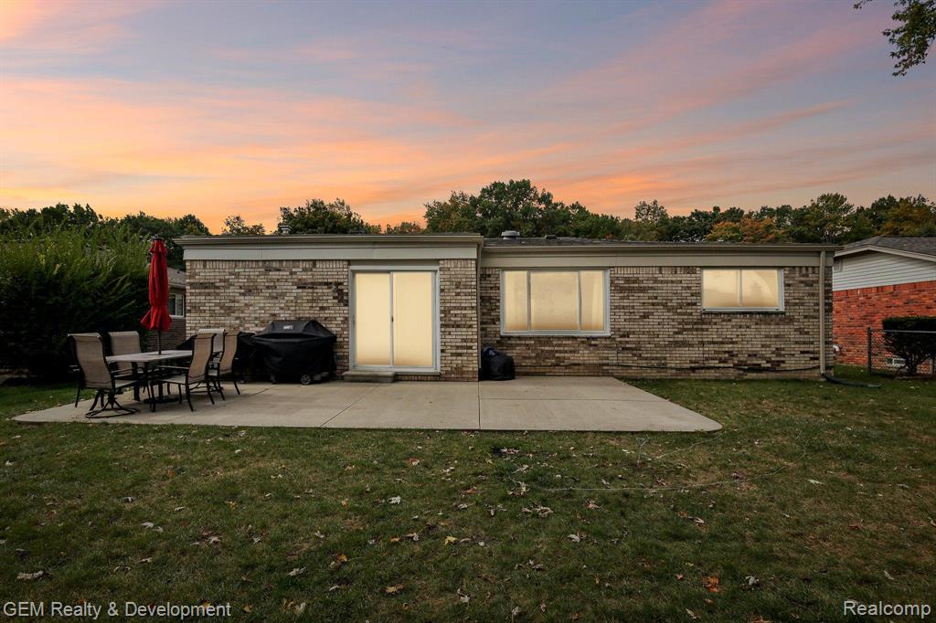 7480 CORBETT Drive, Canton, MI 48187 — Photo 33