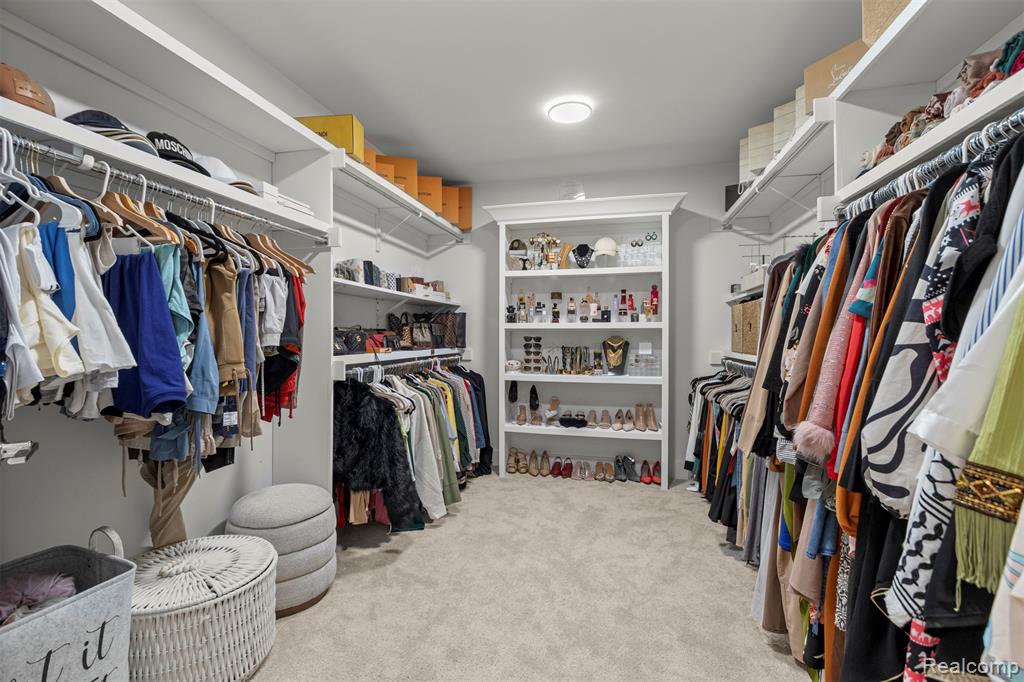 8615 Greendale Drive, Sterling Heights, MI 48312 — Photo 36