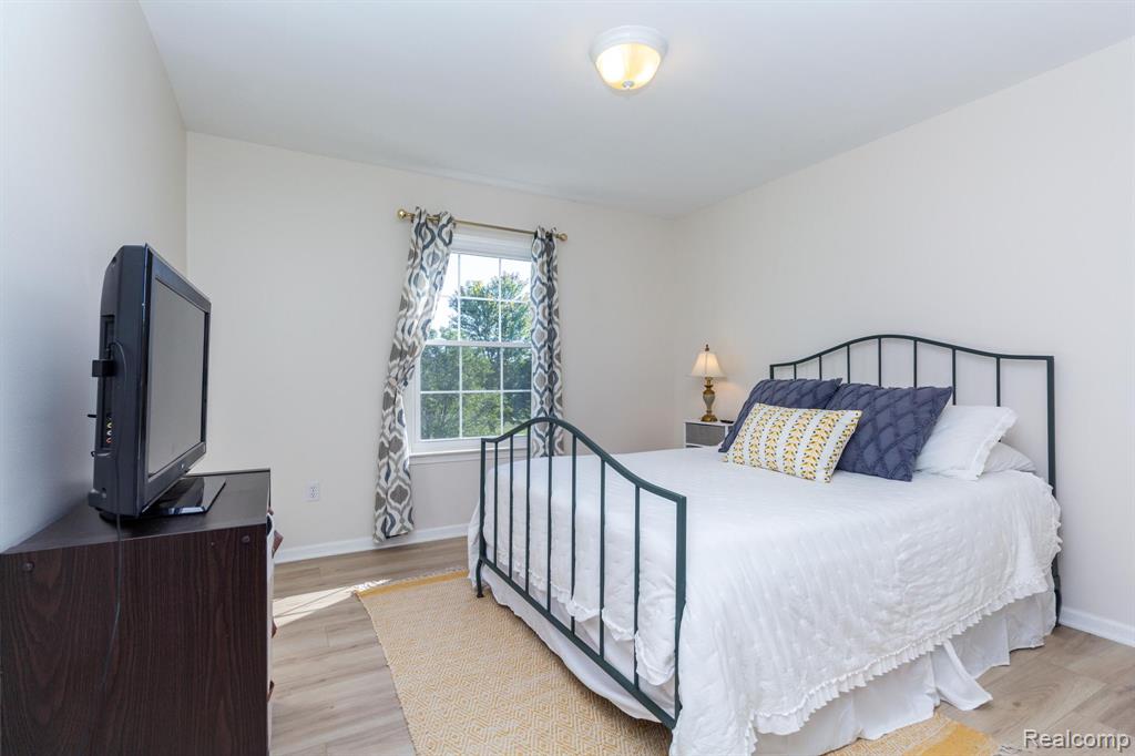 9838 Dublin Drive, Fenton, MI 48430 — Photo 37