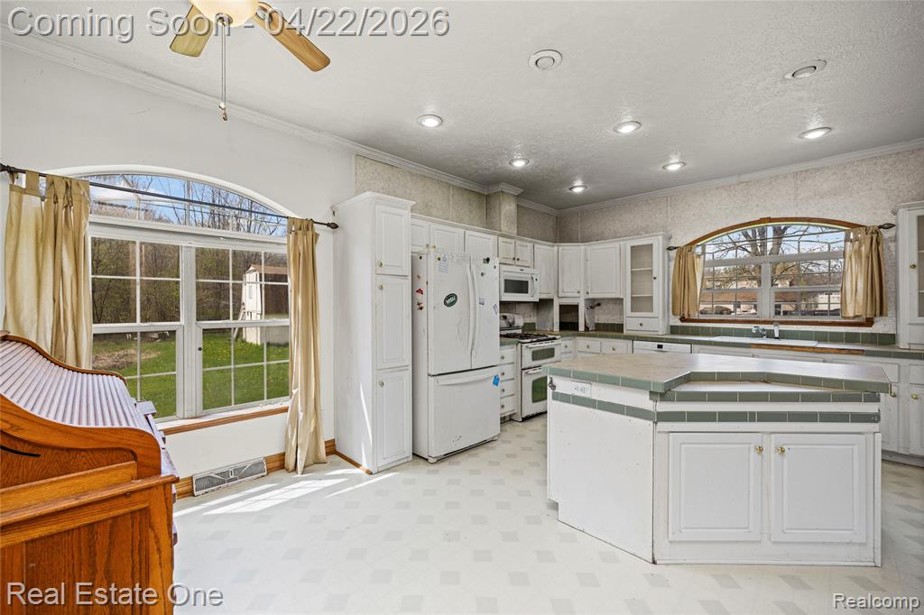 26996 Sumpter Road, Belleville, MI 48111 — Photo 11