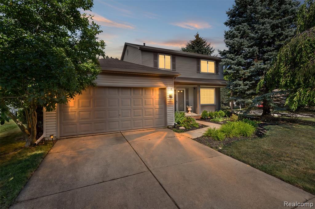 100 Dalton Drive, Rochester Hills, MI 48307