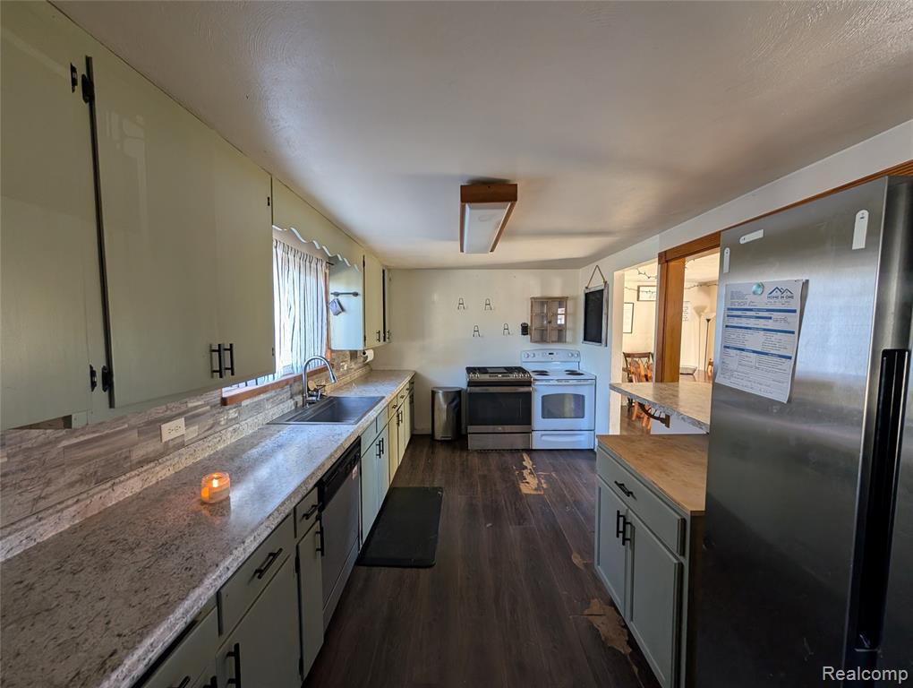 805 Oak Street, Lennon Vlg, MI 48449 — Photo 23