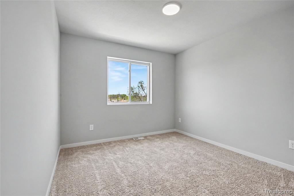 8021 Moonlight Creek Lane, Fowlerville, MI 48836 — Photo 15